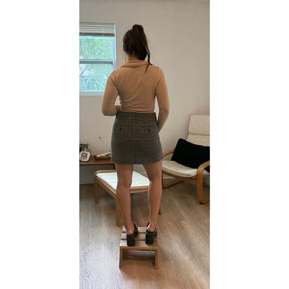 Gap women's Gray Plaid Mini Skirt with Button Details Size 4 - Picture 5 of 7